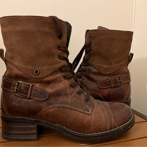 Taos Crave Lace Up Boots Women’s Like New